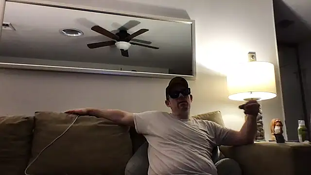 Snapshot of Rock_Pierce chatting on March 13, 2025, 9:48 pm Rock Pierce online show from March 13, 2025, 9:48 pm