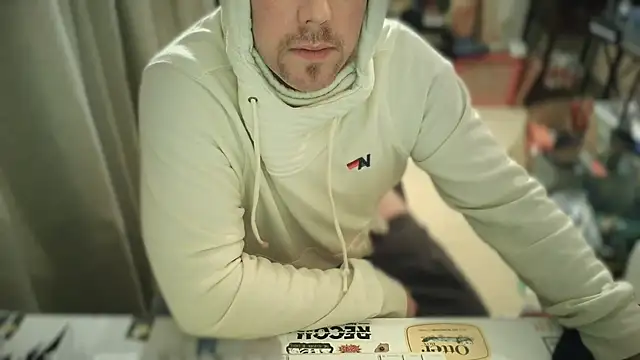 Snapshot of Rock_Pierce chatting on March 15, 2025, 11:08 am Rock Pierce online show from March 15, 2025, 11:08 am