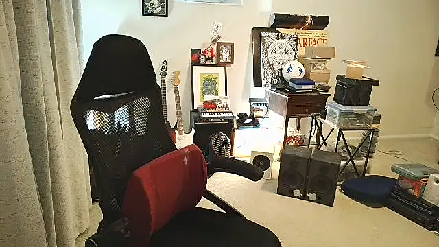 Snapshot of Rock_Pierce chatting on October 18, 2025, 11:11 am Rock Pierce online show from October 18, 2025, 11:11 am