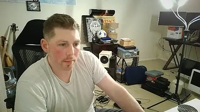 Snapshot of Rock_Pierce chatting on October 21, 2025, 6:47 am Rock Pierce online show from October 21, 2025, 6:47 am