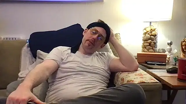 Snapshot of Rock_Pierce chatting on November 17, 2025, 7:19 pm Rock Pierce online show from November 17, 2025, 7:19 pm