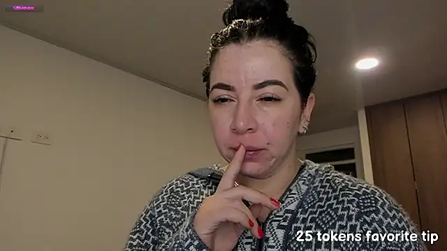 Snapshot of Im_coco chatting on February 1, 2025, 11:10 am Im coco online show from February 1, 2025, 11:10 am