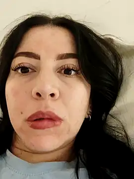 Snapshot of Im_coco chatting on February 6, 2025, 12:00 am Im coco online show from February 6, 2025, 12:00 am