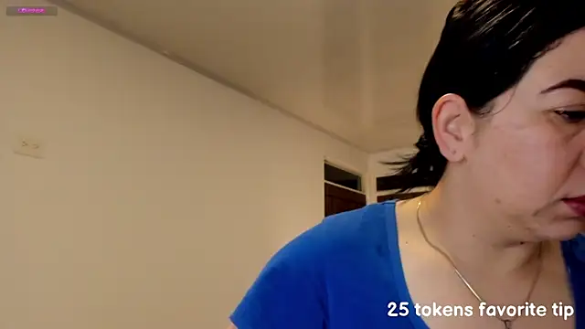 Snapshot of Im_coco chatting on February 8, 2025, 10:39 am Im coco online show from February 8, 2025, 10:39 am