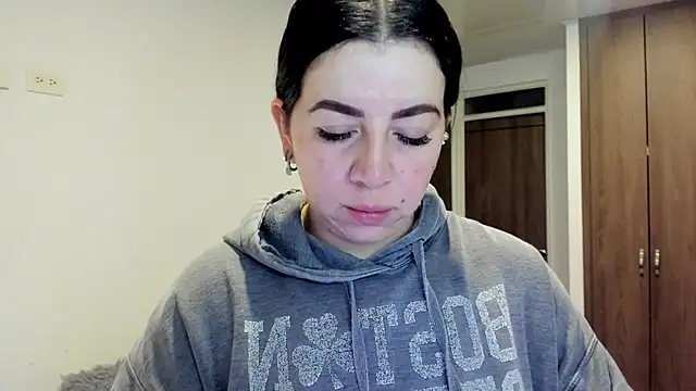 Snapshot of Im_coco chatting on February 9, 2025, 1:00 am Im coco online show from February 9, 2025, 1:00 am