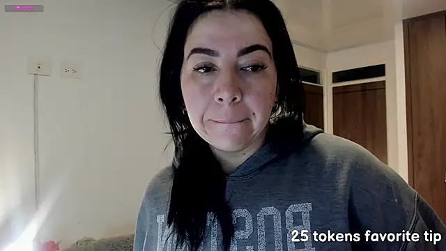 Snapshot of Im_coco chatting on February 9, 2025, 9:26 am Im coco online show from February 9, 2025, 9:26 am