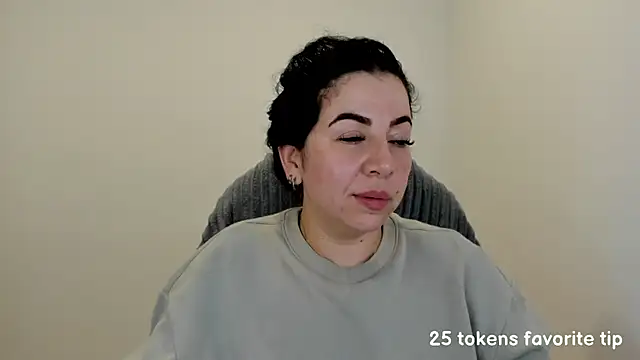 Snapshot of Im_coco chatting on February 15, 2025, 11:58 pm Im coco online show from February 15, 2025, 11:58 pm