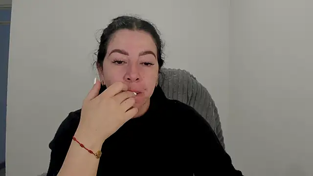 Snapshot of Im_coco chatting on November 6, 2025, 12:39 pm Im coco online show from November 6, 2025, 12:39 pm