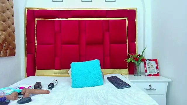 CoralHarrinson online show from January 12, 2025, 10:43 pm