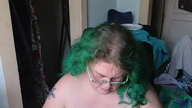 EmberCum online show from December 18, 2025, 4:13 pm