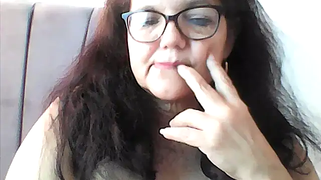 Snapshot of kassandra02 chatting on November 21, 2025, 1:32 pm kassandra02 online show from November 21, 2025, 1:32 pm