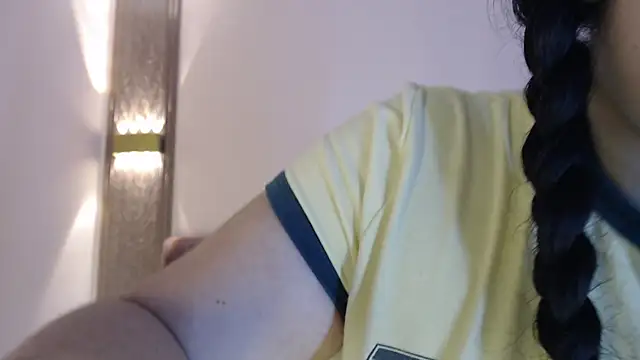 AgathaLynx online show from March 4, 2025, 11:40 am