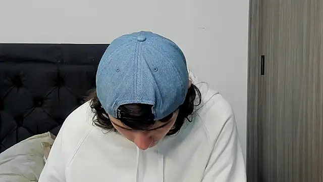 alex connorr online show from January 7, 2025, 5:42 pm