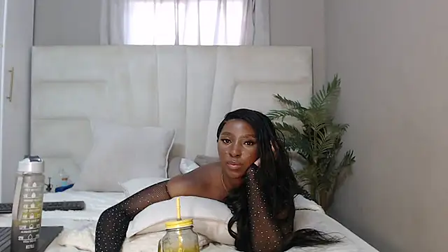 Snapshot of naughtyblackdolie chatting on January 31, 2025, 6:24 am naughtyblackdolie online show from January 31, 2025, 6:24 am