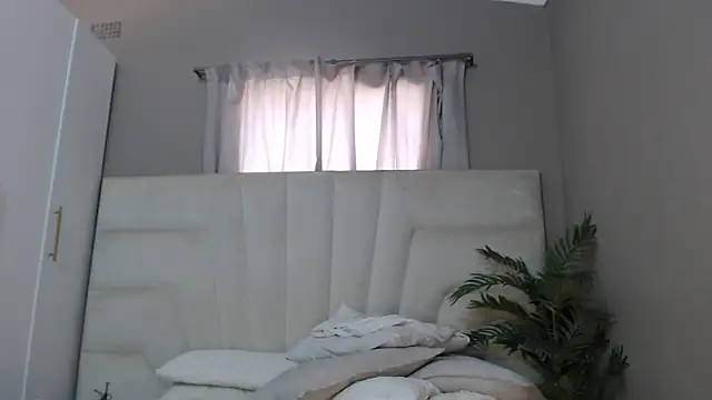 Snapshot of naughtyblackdolie chatting on February 7, 2025, 3:19 pm naughtyblackdolie online show from February 7, 2025, 3:19 pm