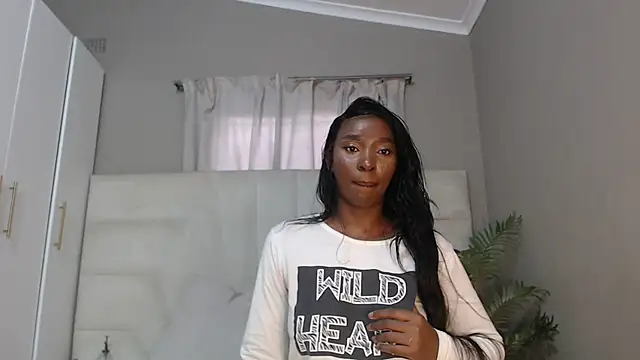 Snapshot of naughtyblackdolie chatting on March 7, 2025, 4:57 am naughtyblackdolie online show from March 7, 2025, 4:57 am