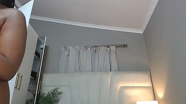 Snapshot of naughtyblackdolie chatting on September 24, 2025, 2:59 am naughtyblackdolie online show from September 24, 2025, 2:59 am