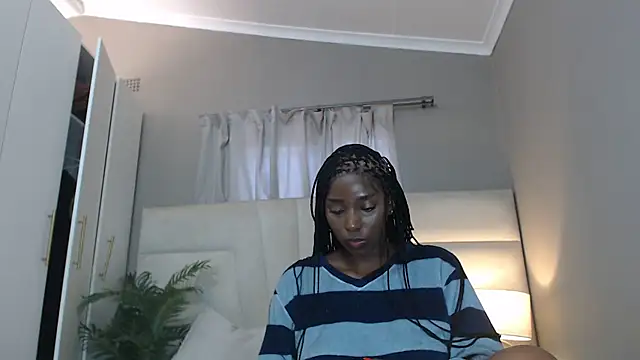 Snapshot of naughtyblackdolie chatting on October 3, 2025, 8:00 am naughtyblackdolie online show from October 3, 2025, 8:00 am