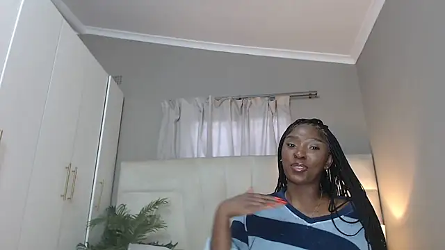 Snapshot of naughtyblackdolie chatting on October 5, 2025, 4:44 am naughtyblackdolie online show from October 5, 2025, 4:44 am