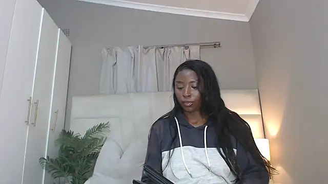 Snapshot of naughtyblackdolie chatting on November 7, 2025, 3:17 am naughtyblackdolie online show from November 7, 2025, 3:17 am