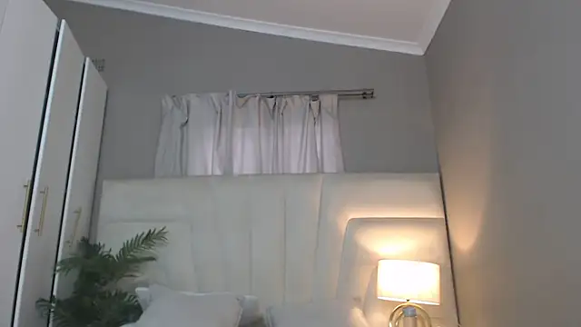 Snapshot of naughtyblackdolie chatting on November 20, 2025, 5:18 am naughtyblackdolie online show from November 20, 2025, 5:18 am