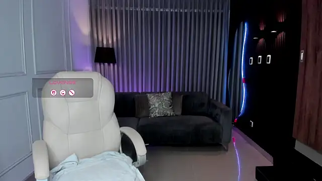 Anna parkker  online show from February 17, 2025, 7:31 pm