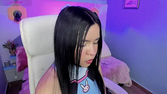Snapshot of Hanna__Becker_ chatting on December 14, 2024, 4:23 am Hanna  Becker  online show from December 14, 2024, 4:23 am