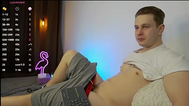 Snapshot of charlie_smiley chatting on February 25, 2025, 6:03 am charlie smiley online show from February 25, 2025, 6:03 am