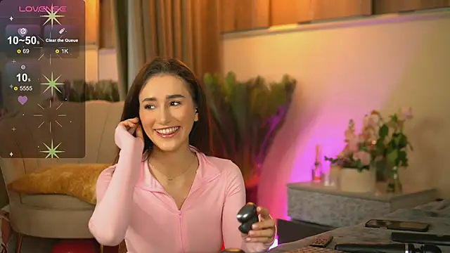 Snapshot of EmilyRaymont chatting on March 11, 2025, 10:20 pm EmilyRaymont online show from March 11, 2025, 10:20 pm