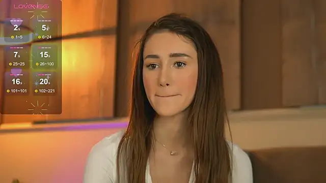 Snapshot of EmilyRaymont chatting on March 18, 2025, 12:27 am EmilyRaymont online show from March 18, 2025, 12:27 am