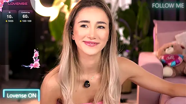 Snapshot of EmilyRaymont chatting on September 27, 2025, 6:07 am EmilyRaymont online show from September 27, 2025, 6:07 am