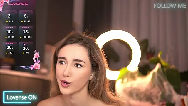 Snapshot of EmilyRaymont chatting on October 27, 2025, 3:10 am EmilyRaymont online show from October 27, 2025, 3:10 am