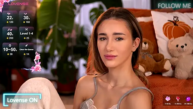 Snapshot of EmilyRaymont chatting on November 8, 2025, 5:51 am EmilyRaymont online show from November 8, 2025, 5:51 am