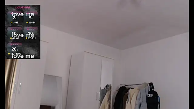 Snapshot of TattedCurls chatting on February 11, 2025, 2:46 am TattedCurls online show from February 11, 2025, 2:46 am