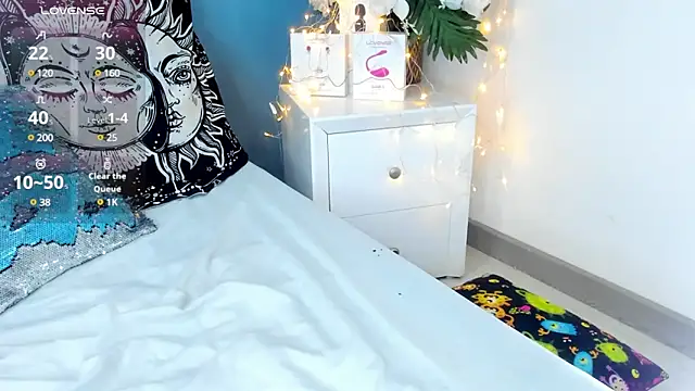 NinaInk online show from February 10, 2025, 1:22 pm