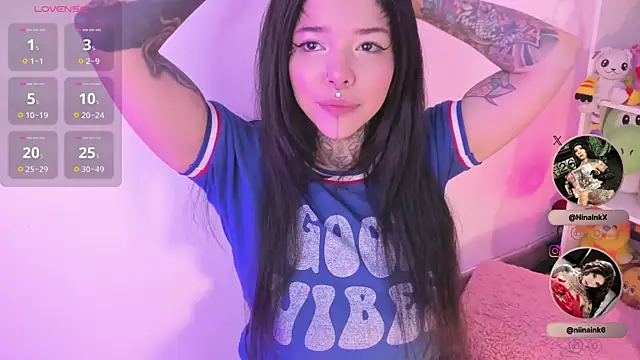 NinaInk online show from December 1, 2025, 12:32 pm