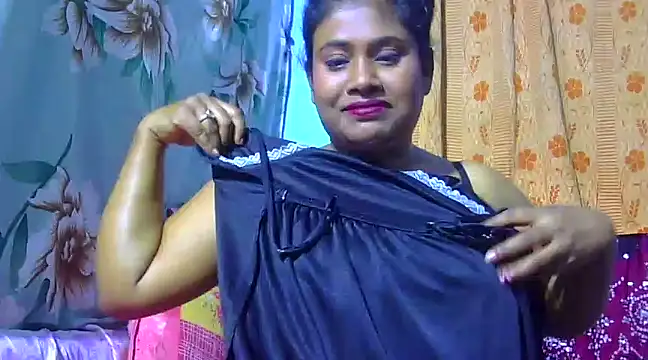 sexy roma online show from February 3, 2025, 6:49 pm