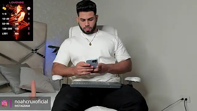 noah crux online show from January 4, 2025, 2:56 pm