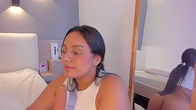 Snapshot of ellamontoya chatting on January 28, 2025, 7:53 am ellamontoya online show from January 28, 2025, 7:53 am