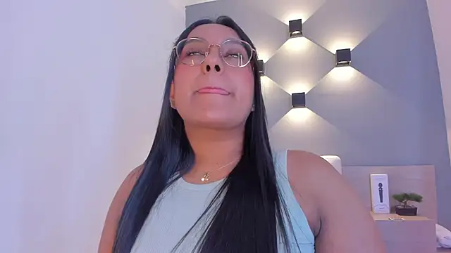 Snapshot of ellamontoya chatting on February 6, 2025, 4:31 am ellamontoya online show from February 6, 2025, 4:31 am