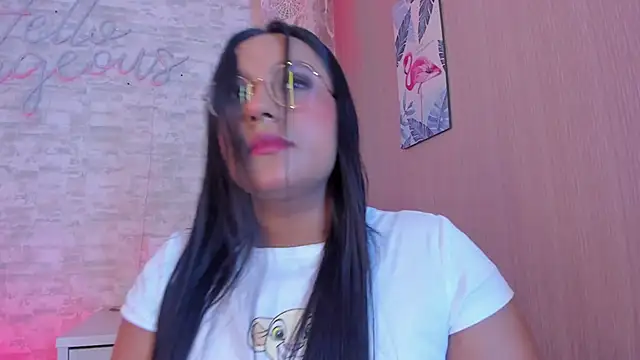 Snapshot of ellamontoya chatting on February 23, 2025, 4:17 am ellamontoya online show from February 23, 2025, 4:17 am