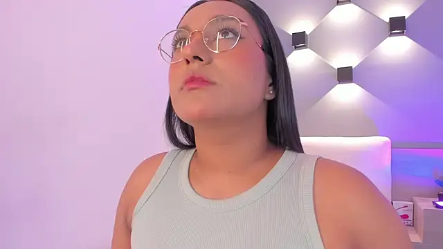 Snapshot of ellamontoya chatting on March 17, 2025, 5:12 am ellamontoya online show from March 17, 2025, 5:12 am