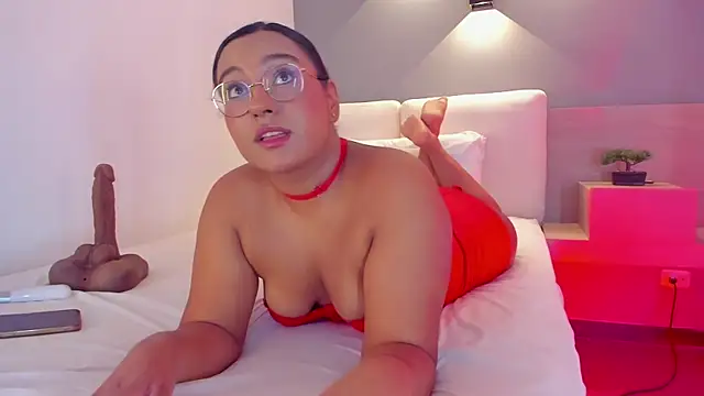 Snapshot of ellamontoya chatting on September 9, 2025, 12:59 pm ellamontoya online show from September 9, 2025, 12:59 pm