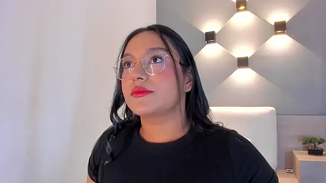 Snapshot of ellamontoya chatting on September 19, 2025, 11:11 am ellamontoya online show from September 19, 2025, 11:11 am