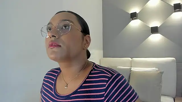 Snapshot of ellamontoya chatting on September 30, 2025, 2:00 pm ellamontoya online show from September 30, 2025, 2:00 pm