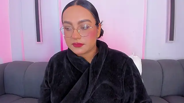 Snapshot of ellamontoya chatting on November 24, 2025, 11:54 am ellamontoya online show from November 24, 2025, 11:54 am