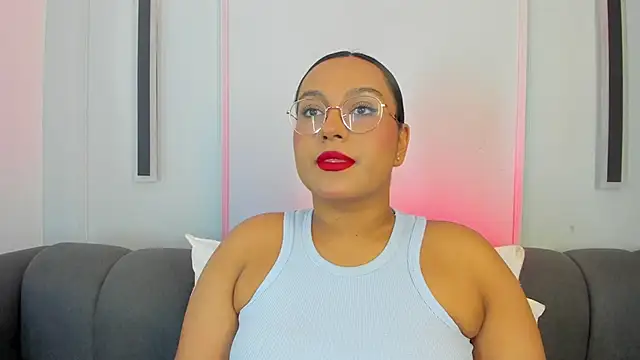 Snapshot of ellamontoya chatting on November 25, 2025, 11:54 am ellamontoya online show from November 25, 2025, 11:54 am