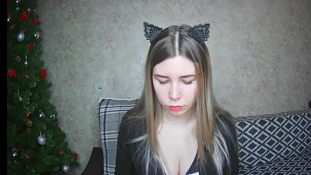 Snapshot of ElllaNuar chatting on January 30, 2025, 1:22 am ElllaNuar online show from January 30, 2025, 1:22 am