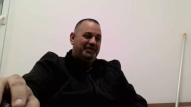 Snapshot of your_man85 chatting on January 26, 2025, 6:37 pm your man85 online show from January 26, 2025, 6:37 pm