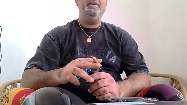 Snapshot of your_man85 chatting on January 30, 2025, 2:25 pm your man85 online show from January 30, 2025, 2:25 pm